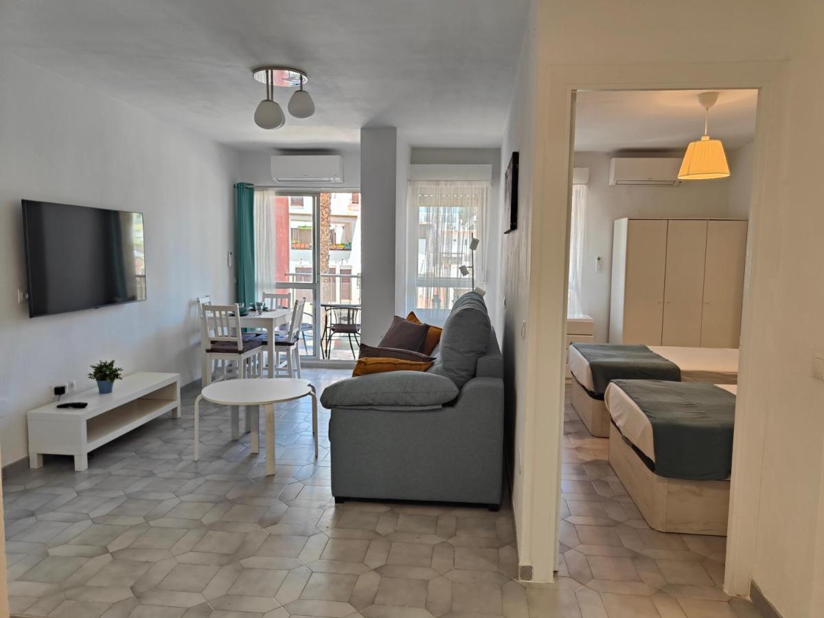Apartamento Entero, Enormes Piscinas, Terraza Y Playa Benalmadena Ngoại thất bức ảnh