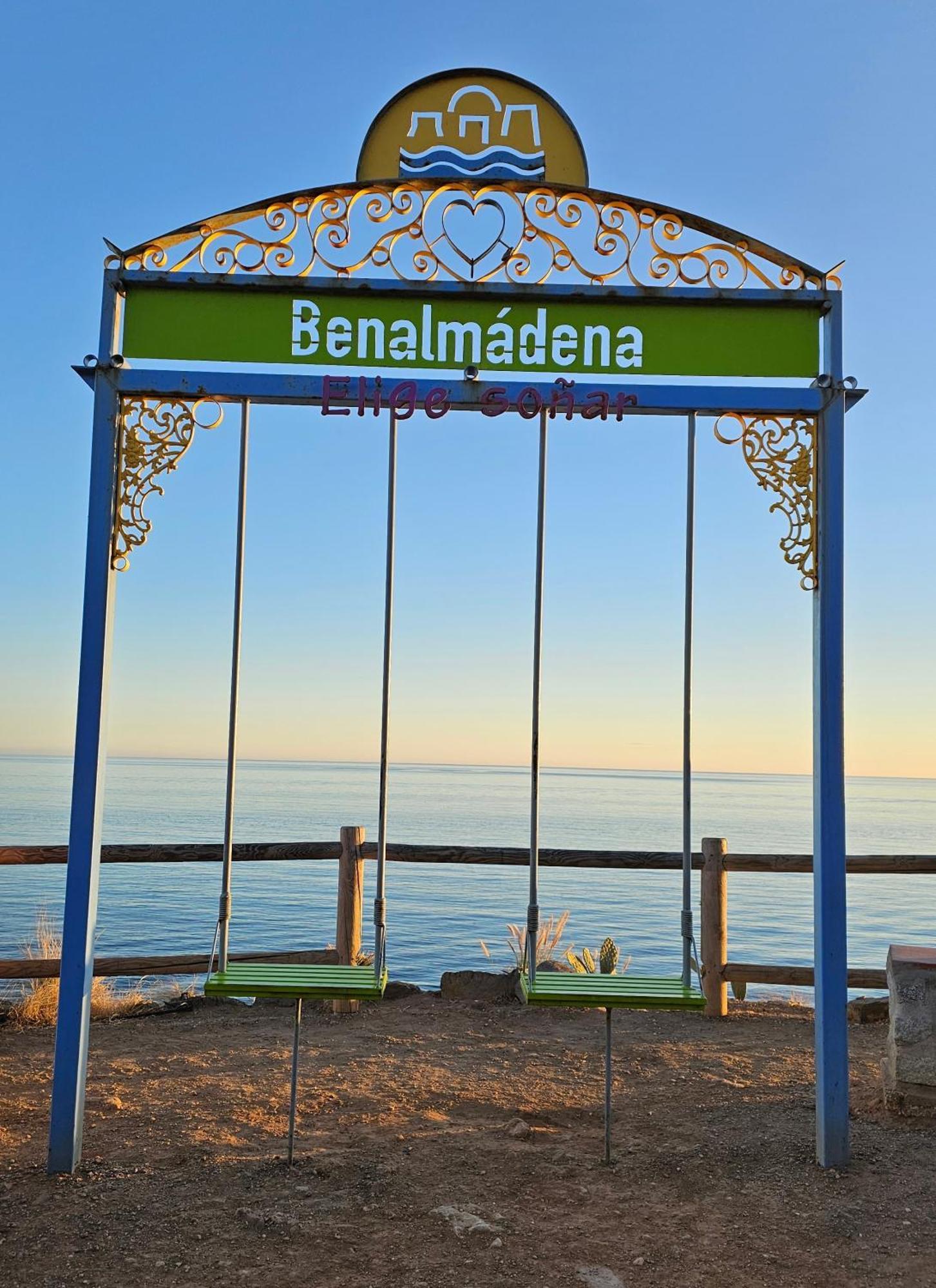 Apartamento Entero, Enormes Piscinas, Terraza Y Playa Benalmadena Ngoại thất bức ảnh