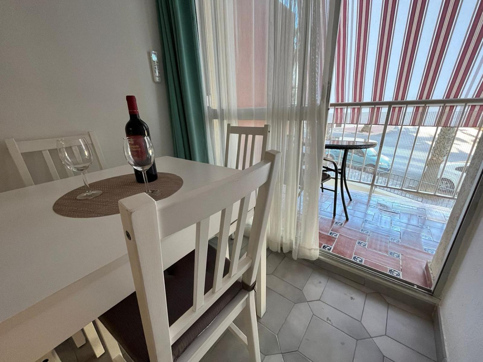Apartamento Entero, Enormes Piscinas, Terraza Y Playa Benalmadena Ngoại thất bức ảnh