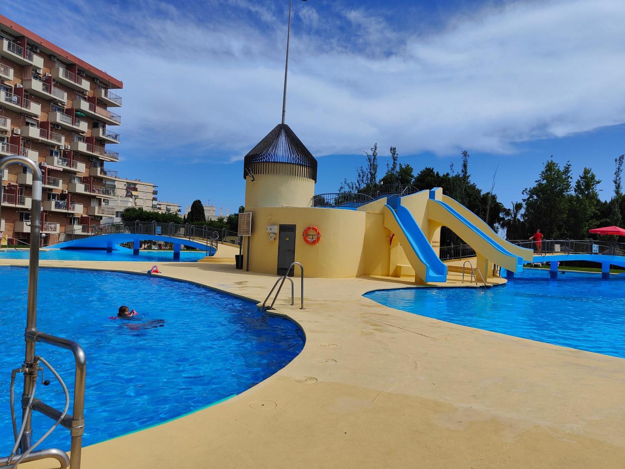 Apartamento Entero, Enormes Piscinas, Terraza Y Playa Benalmadena Ngoại thất bức ảnh