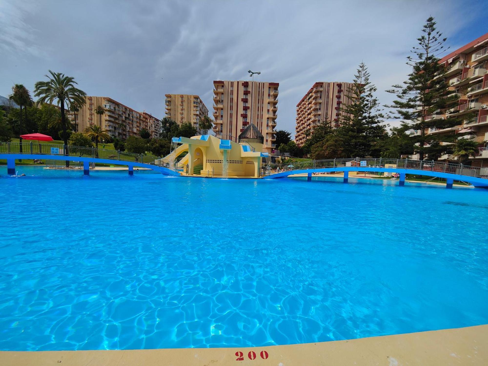 Apartamento Entero, Enormes Piscinas, Terraza Y Playa Benalmadena Ngoại thất bức ảnh